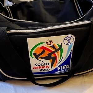 FIFA WORLD CUP SOUTH AFRICA 2010 SOCCER DUFFLE BAG FUTBALL BAG ICONIC LOGO